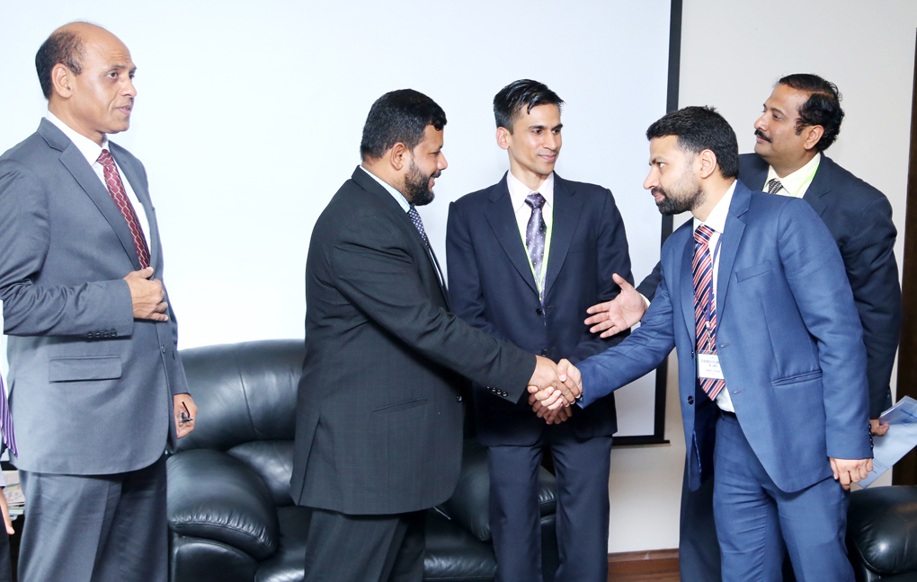 Minister of Industry and Commerce Rishad Bathiudeen (second from left) meets Confederation of Indian Industry delegation to Colombo on 1 June as Ramesh Kumar Mutha (Leader of business delegation to Colombo from CII–far left) and Deputy Manager of Petronet LNG Ltd Manik Jhamb (third from left) look on.