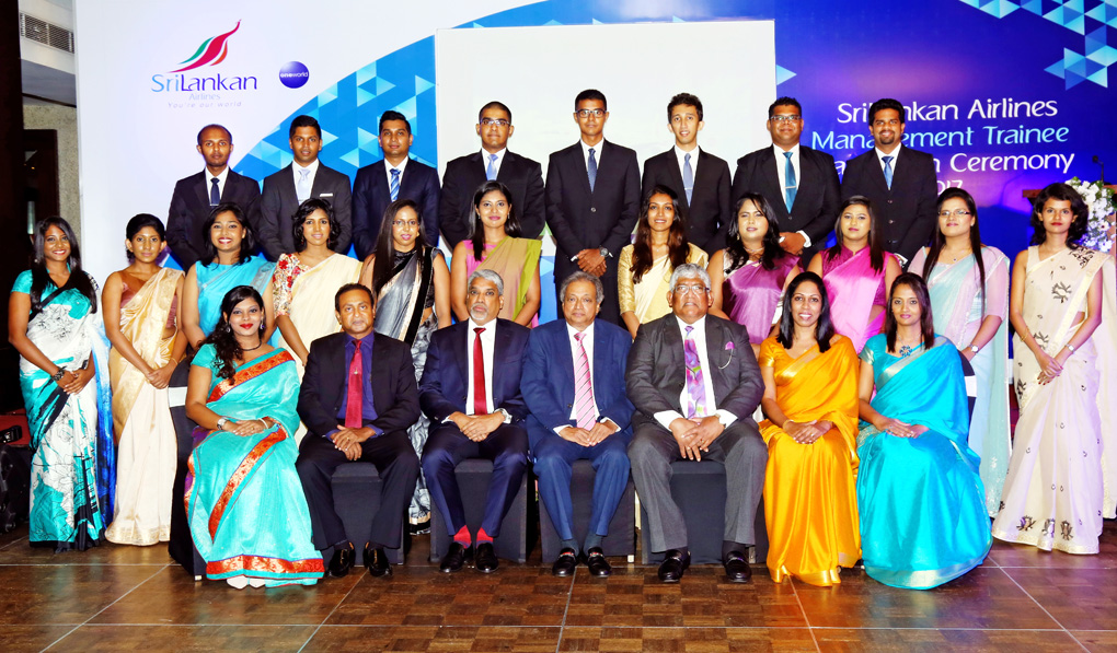 Chairman SriLankan Airlines Ajith Dias and Chief Executive Officer Capt. Suren Ratwatte along with senior members of Human resources of SriLankan  with the Management Trainees.