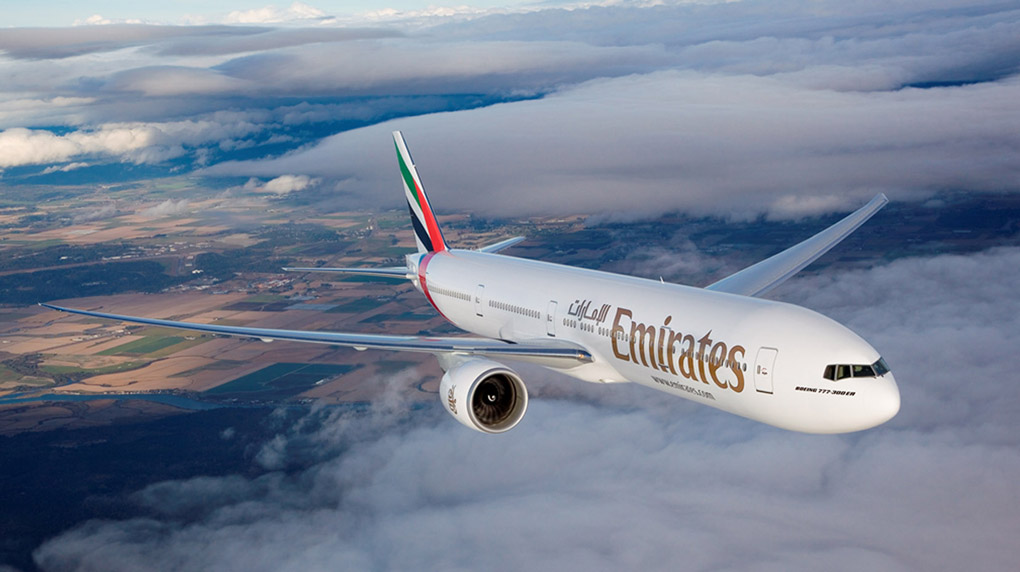 Emirates 777-300ER Air to Air