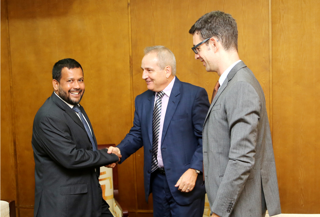 Minister of Industry and Commerce Rishad Bathiudeen (left) and HE Ambassador of Switzerland to Sri Lanka Heinz Walker-Nederkoorn (centre) meet on 31 July at the Ministry of Industry and Commerce, Colombo 3