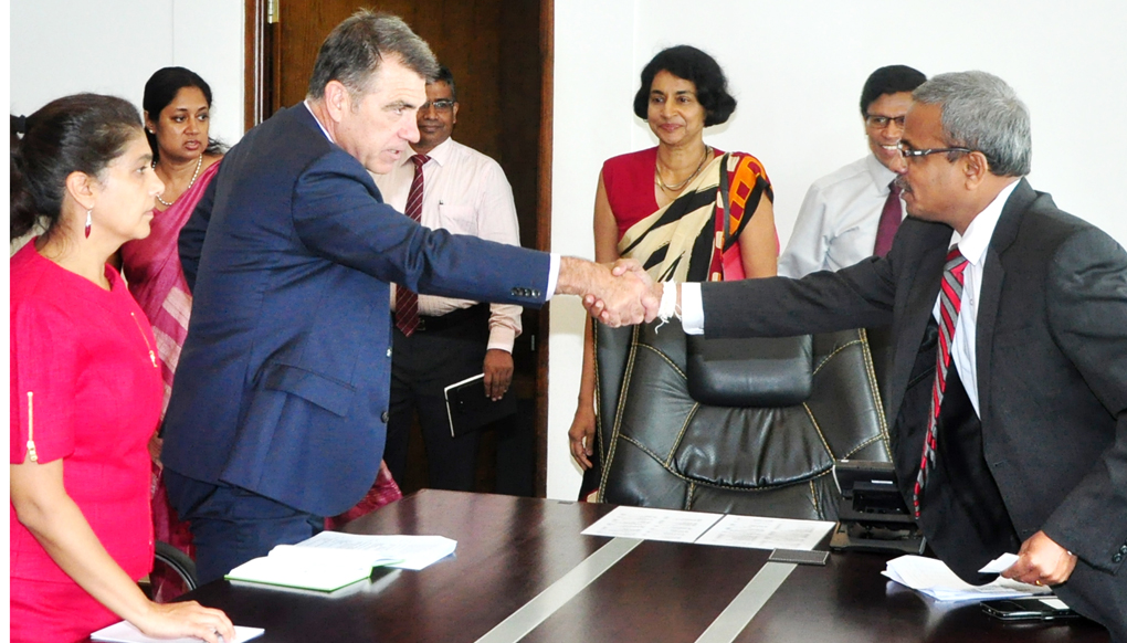 Secretary to Ministry of Industry and Commerce Chinthaka Lokuhetti (right) greets visiting new Assistant US Trade Representative South and Central Asian Affairs Office of the US Trade Representative Mr Mark Linscott on 18 September in Colombo