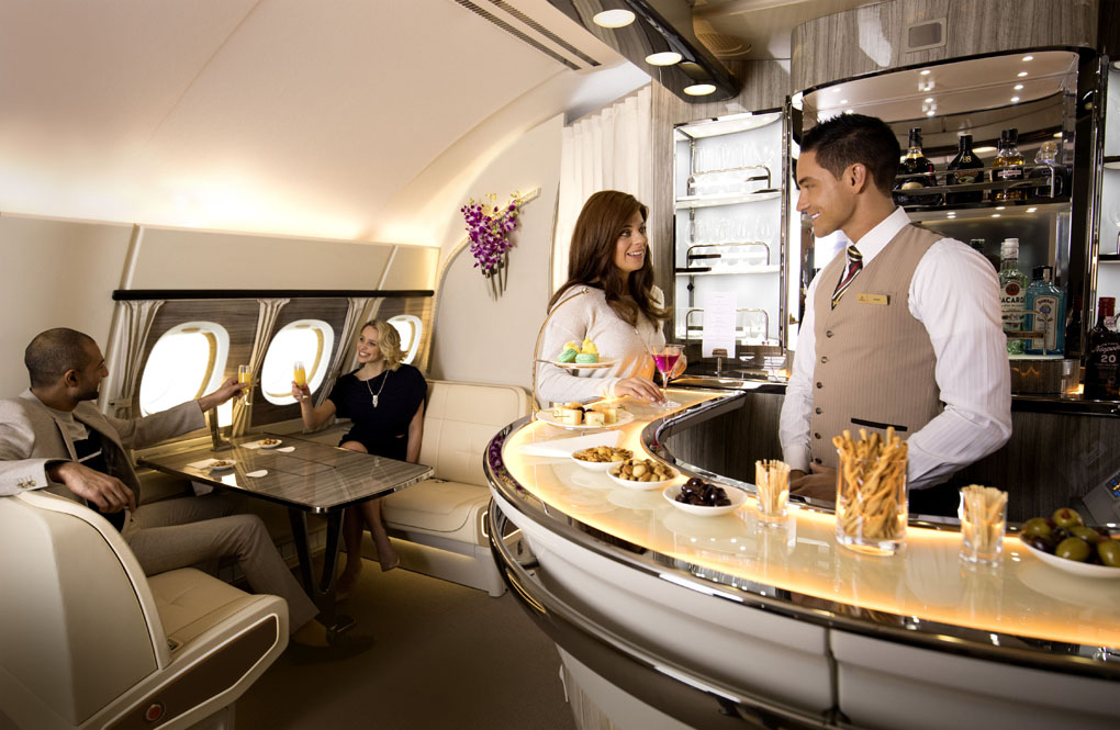 Emirates-A380-Onboard Lounge