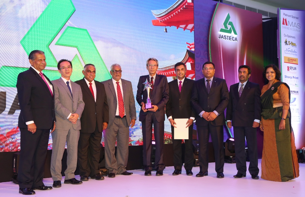 Noritake Lanka Porcelain Pvt Ltd officials with the Award