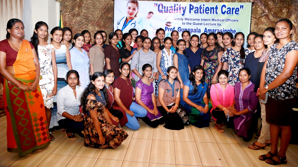 Beam Hela Osu Lanka - Workshop - Group photograph of Intern medical officers of Institute of Indigenous Medicine - Pix -02