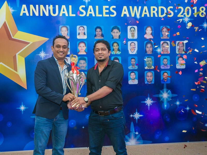 An-Evening-of-Star-Studded-Sales-Awards-by-Lanka-Hospitals-Diagnostics