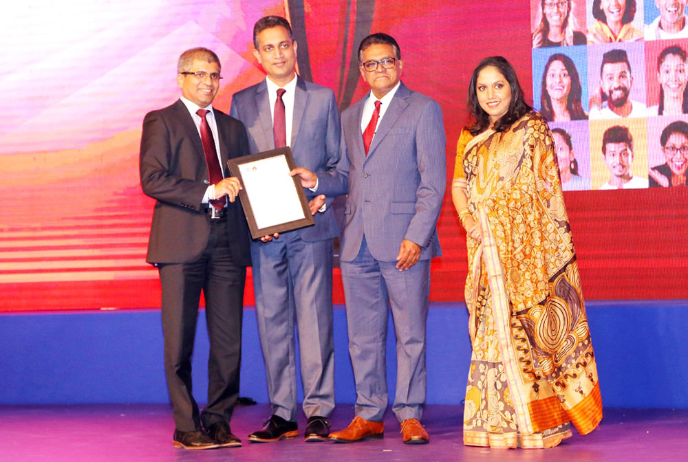 PLC---CA-Awards--Mr.-Sanjeewa-Bandaranayake-(Senior--Deputy-General-Manager)-receiving-the-Bronze-Award-in-the-Finance-Companies--&-Leasing-Companies-(Total-Assets-above-LKR-20-Bn)-Category