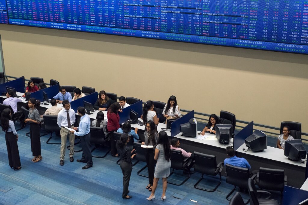 CSE-Media-Release-Investors-respond-positively-as-the-stock-market-remained-accessible-amidst-curfew-1.jpg