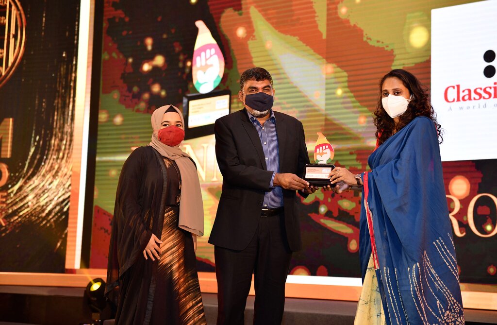 Image 1 - Classic Travel CEO,Shiham Imamudeen and Head of Marketing, Zafrana Nafees receieving the Restart Resilience Award at SLIM Brand Excellence Awards 2020 (1)