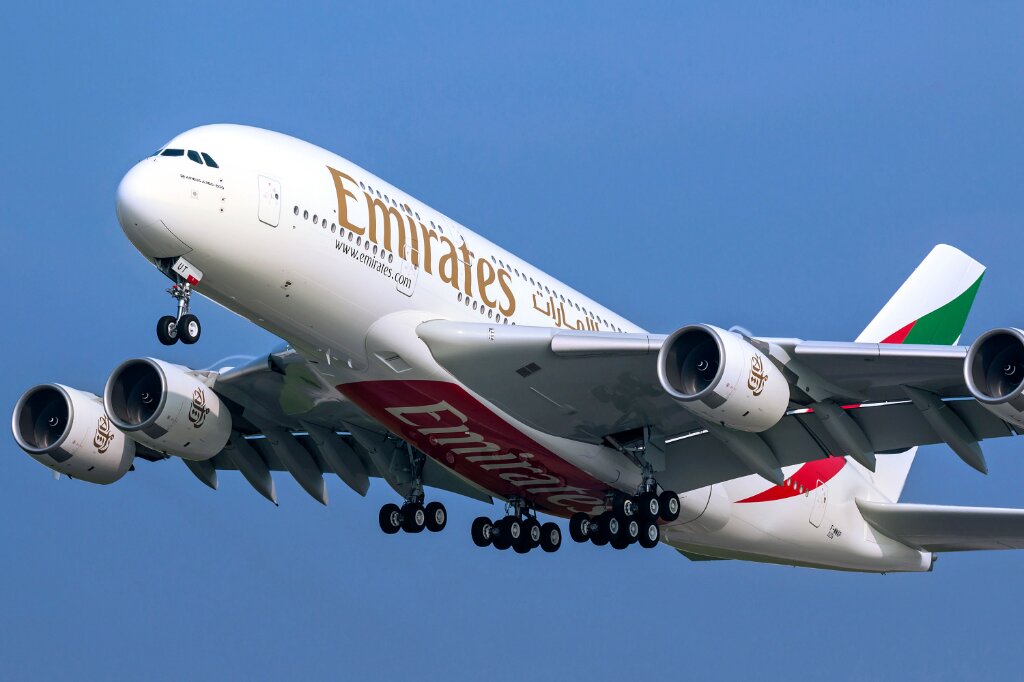 EK-A380-1.jpg