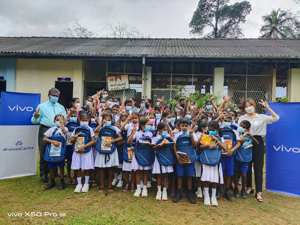 vivo Sri Lanka donated school bags and stationery to Getaheththa Tamil Vidyalaya in commemoration of its 4th anniversary in SL