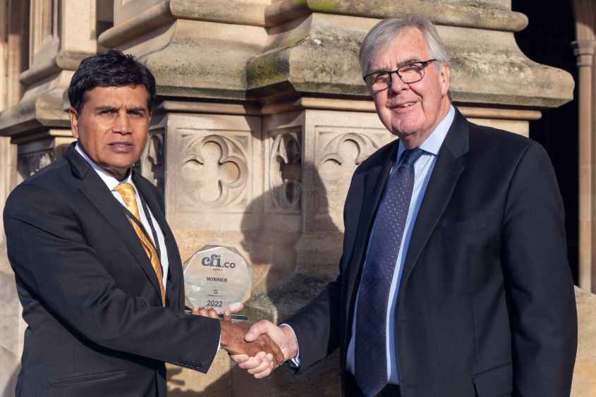 Ravi Liyanage, CEO of Janashakthi Insurance PLC receiving the award from Capital Finance International represented by Lord Waverley (LBN)