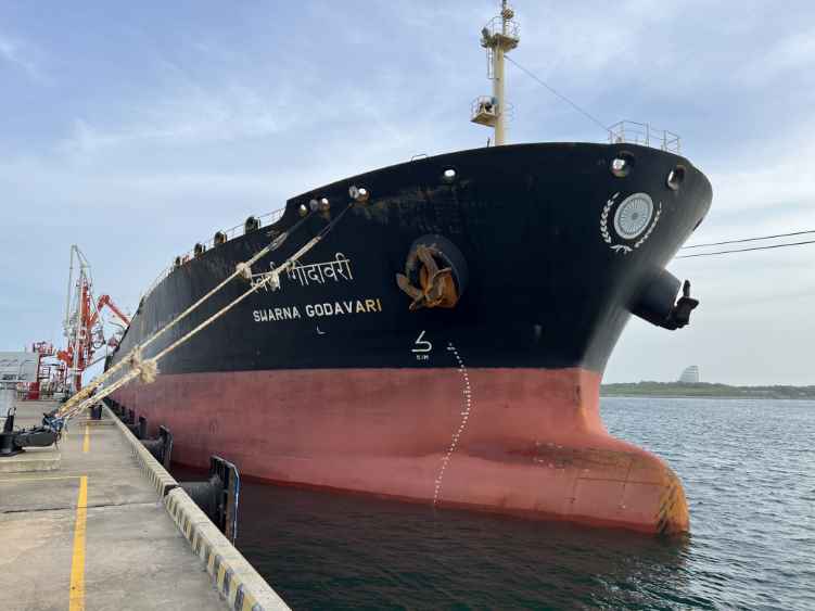 Image 02 - MV Swarna Godavari berthed at HIP (LBN)