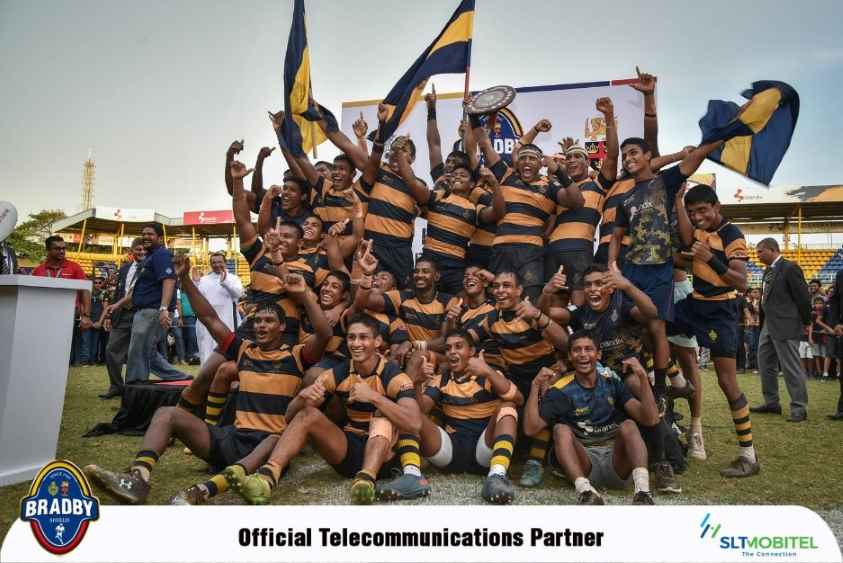 Royal-Rugby-Team-with-Bradby-Shield-LBN.jpg