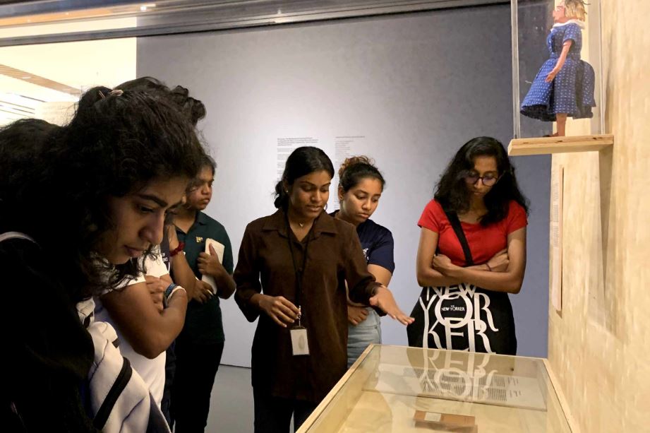 Exhibition Tour by a Visitor Educator_Courtesy MMCA Sri Lanka