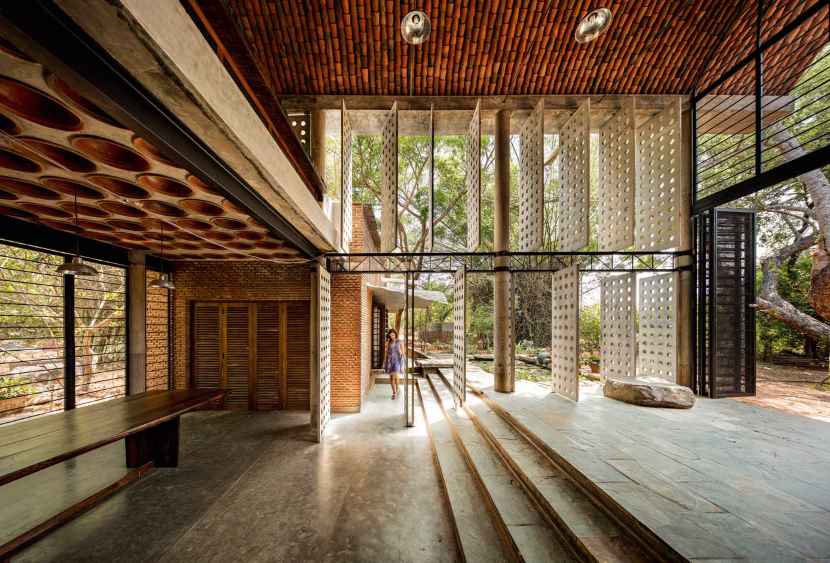 Wall House, Auroville-India (LBN)