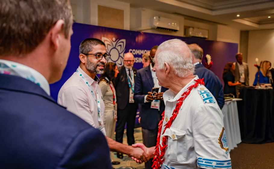 1. Thulci Aluwihare, Deputy Managing Director, CHEC Port City Colombo (Pvt) Ltd greeting His Majesty King Charles III (1) (LBN)