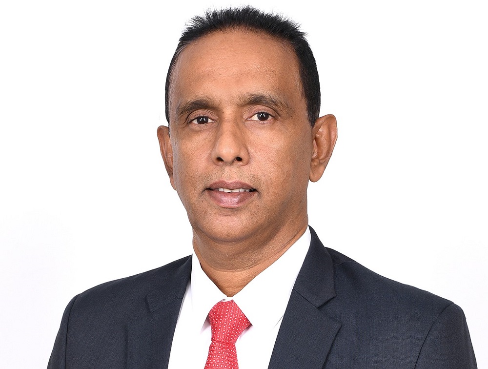 01. Maheel Kuragama Chairman