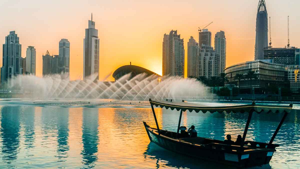 Singing,Fountains,In,Dubai.,Dubai,Promenade,Singing,Fountains,On,The