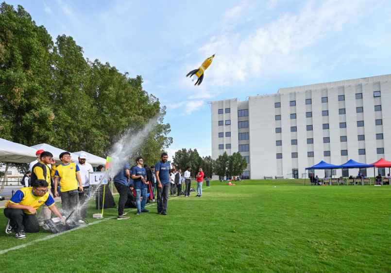 Emirates Aviation University and Boeing inspire students to think STEM