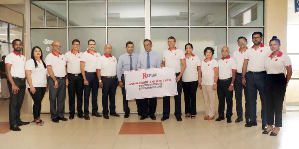 The Seylan Team handing over the donation to Apeksha Hospital (LBN)