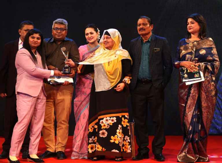 Arpona Rani Rajbongshi gets BABISAS Award (LBN)