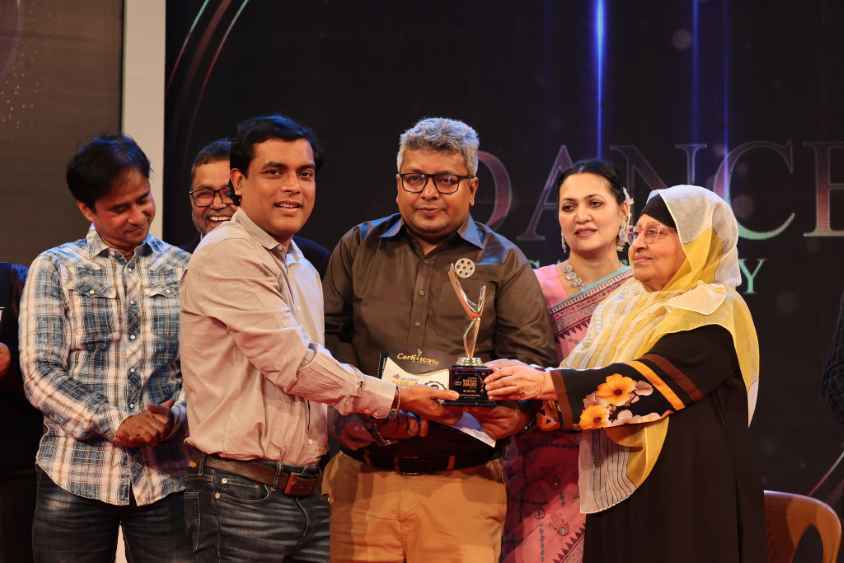 Enayet Ullah Syed gets BABISAS Award--2 (LBN)